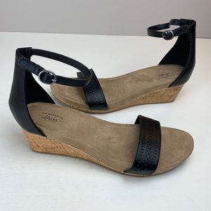 🏝Bass “Wendy” black and cork ankle wrap wedges size 9.5